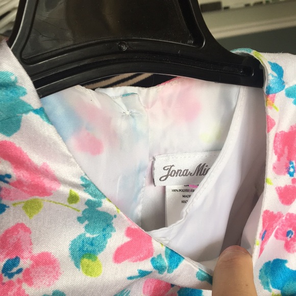 Beautiful Easter / Spring dress - Picture 2 of 4